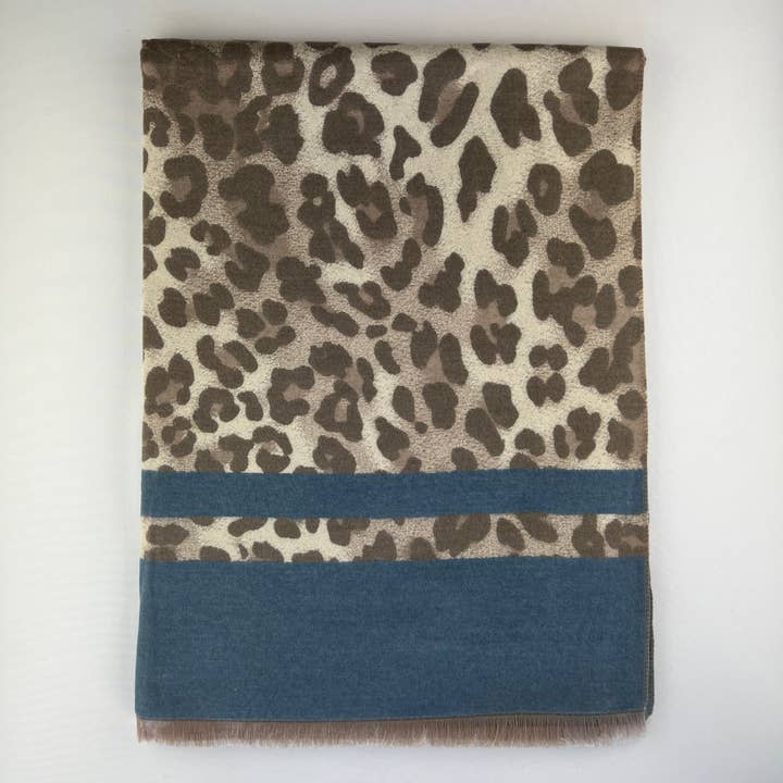 L'Emotion – wholesale Scarf – Women's – Leopard Pattern Scarf & Solid Stripes with Fringes 30% Cashmere3