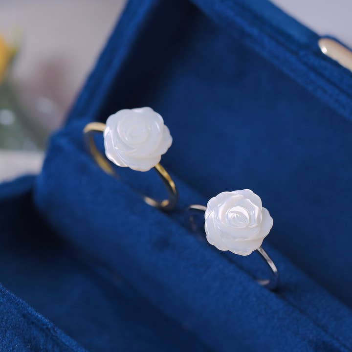 happyzzzsu - Venta al por mayor Anillos grandes/de cóctel - Anillo de plata de ley 925 con flor de nácar natural3