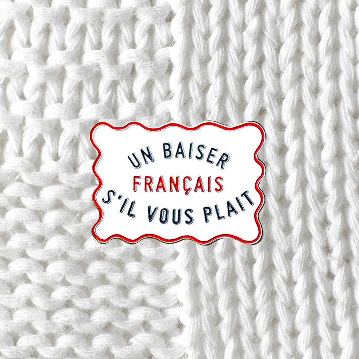 Un baiser français s'il vous plaît - Wholesale Lapel Pin/Button - Pin's France3