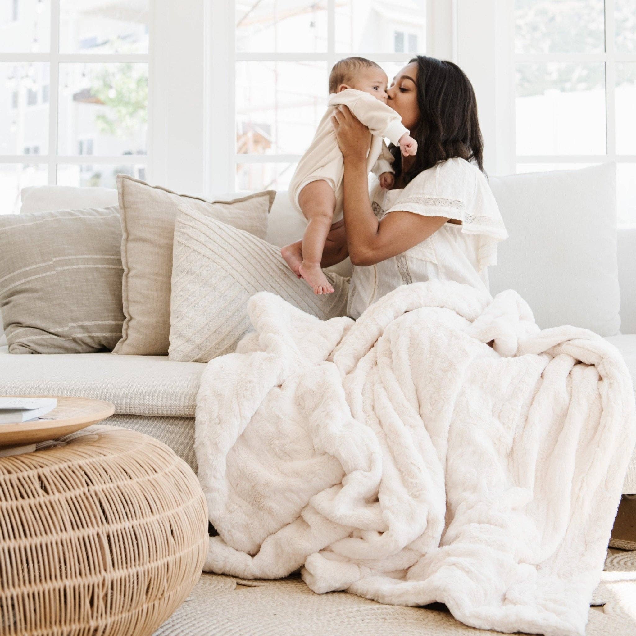 Saranoni - Wholesale Throw Blanket - PATTERNED FAUX FUR XL THROW BLANKETS1