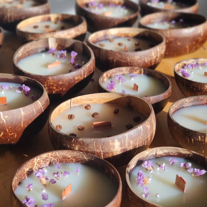 Kokosnussschale | Reines Kokosnusswachs für den Großhandel von CocoPearl Candles