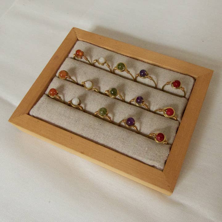 Boîte à bagues Bessy, bague en laiton et pierre pour la vente par FolieSucree