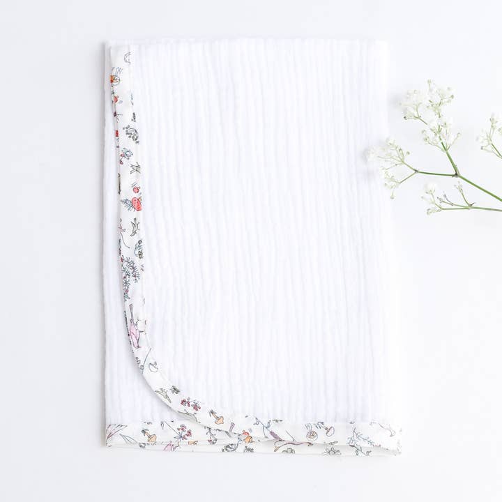 Muselina Liberty Animali Rosa per la vendita all'ingrosso da parte di Sweetpea