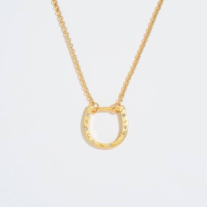 Colar Ferradura Dourada Brilhante por atacado de Claire Hill Designs
