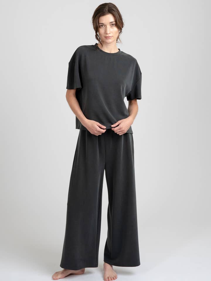 ELLE GREY - Wholesale T-Shirt - Women's - LOOSE FIT T-SHIRTS