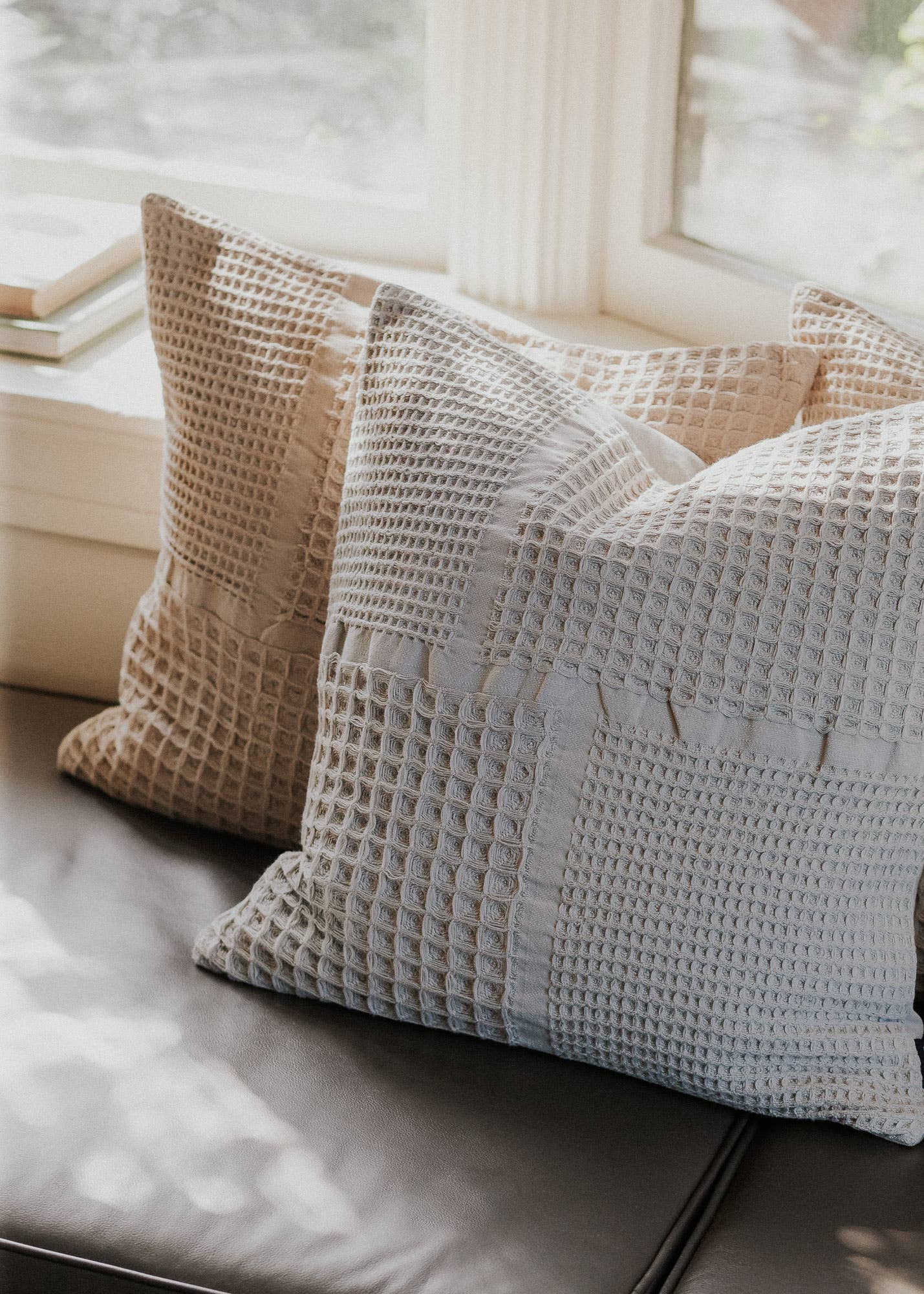 SUNNY HOME - Wholesale Throw Pillow Cover - Sand Waffle Weave Pillow Cover 20 x 20 in2