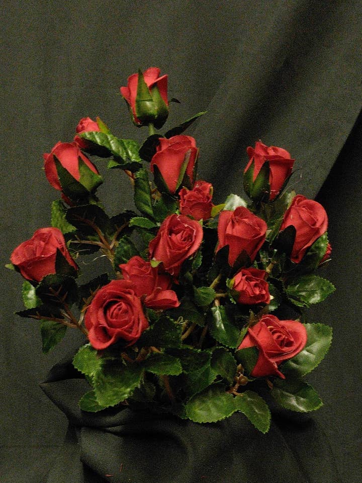 Mini Rose Bud Bush - Red for wholesale by Gary's Wholesale