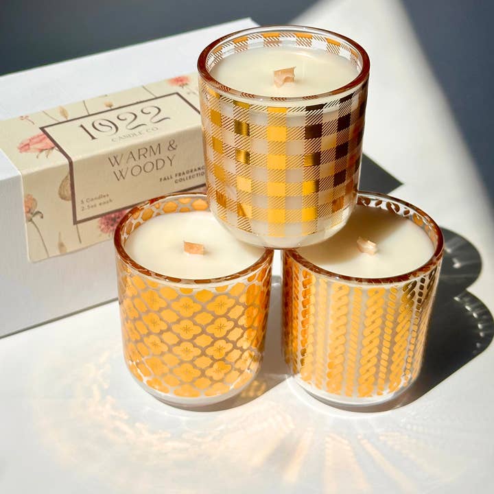 Gezellige Kaarsengeschenkset - Warme & Houtachtige Geuren, Sojawas voor wholesale door Nineteen Twenty Two Candle Co.