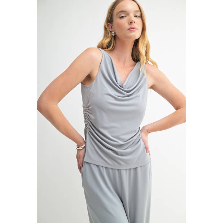 DÉBARDEUR EN MAILLE À COL BÉNITIER pour la vente par FUN2FUN