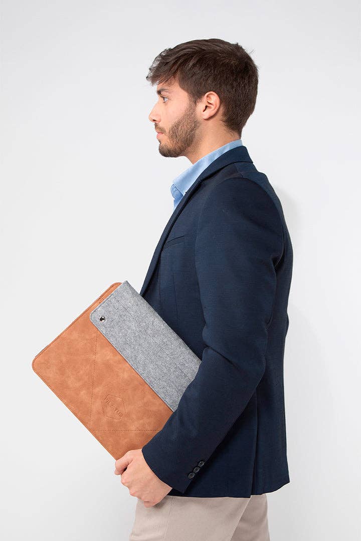 Pilatus Brand - Wholesale Laptop/Tablet Case - Women's - Brown Caramel Classic5