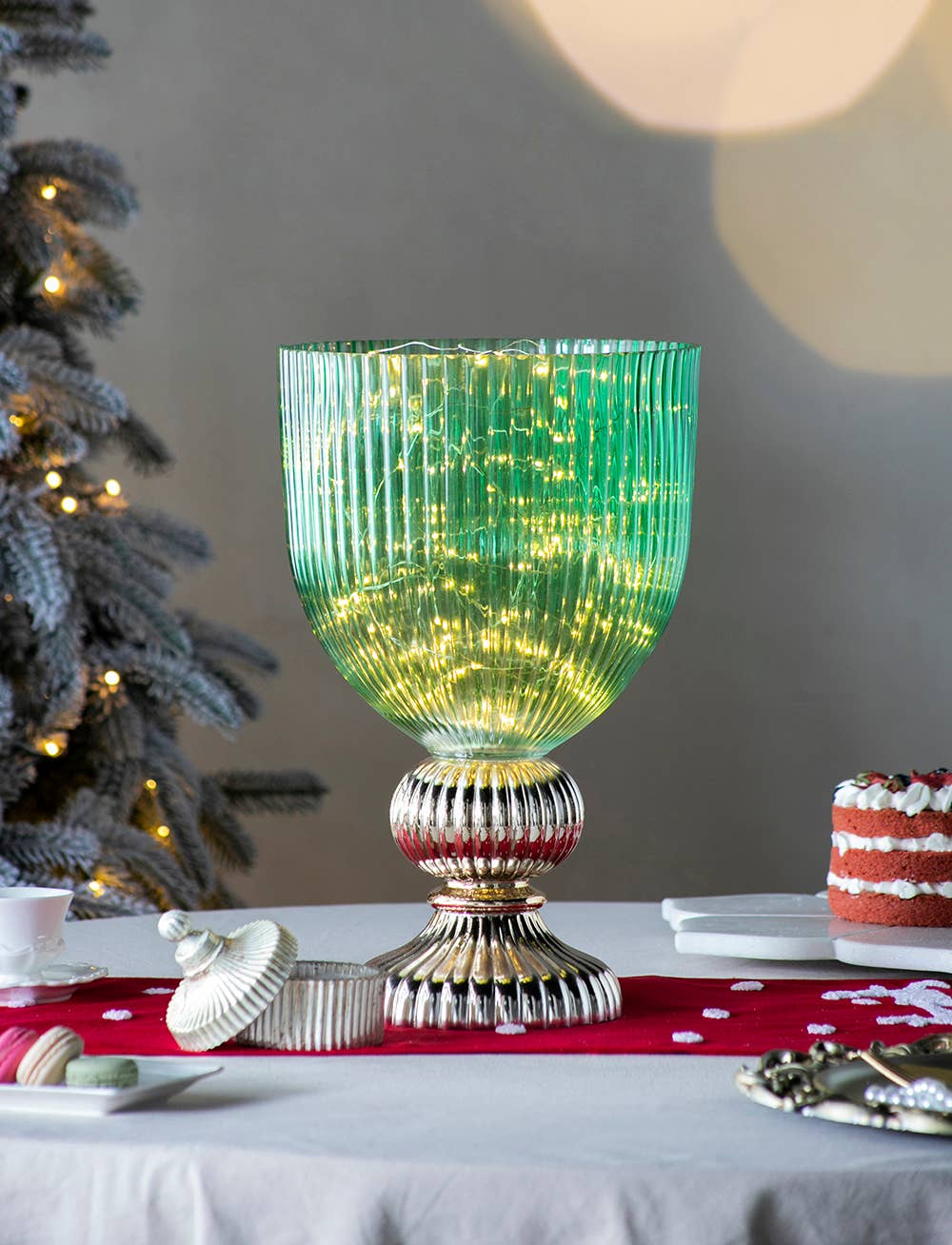 A&B Home Group Inc. - Wholesale Vase - D10.2x16" Emerald Fluted Elegance Glass Vase - Green4