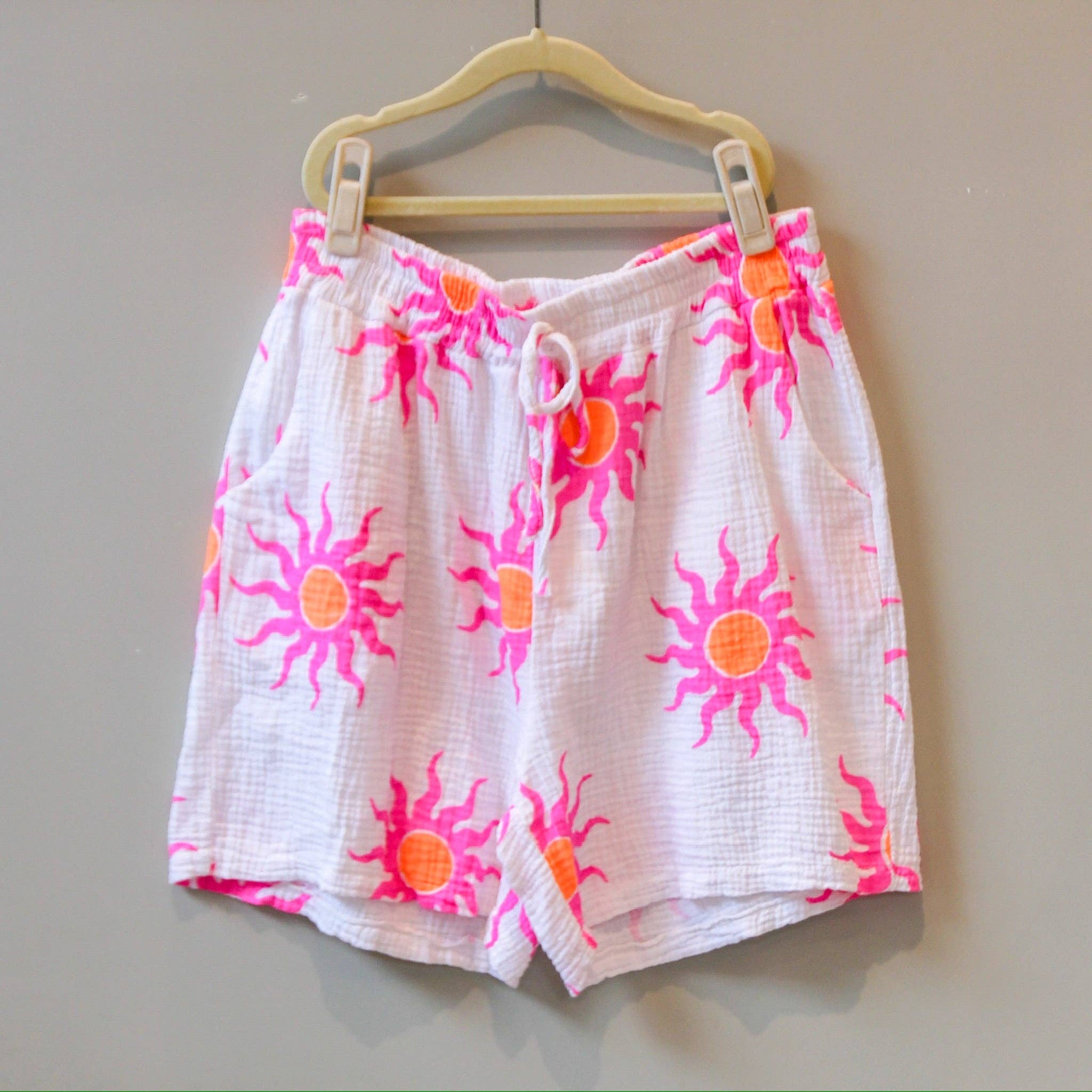 Bazaar Noir UG – Großhandel Shorts – Damen – Short "Sunny"0