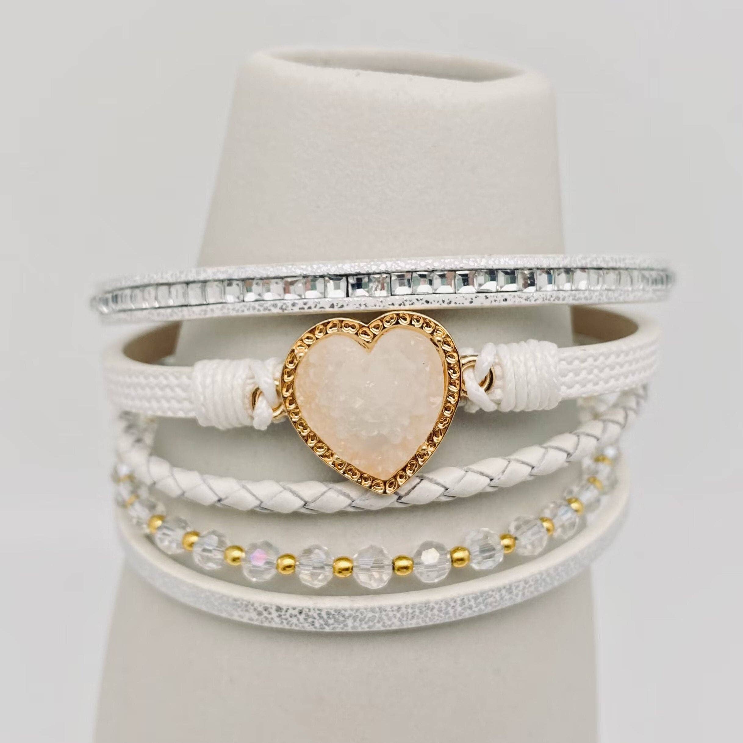 Mio Queena - Vente Bracelet jonc - Bracelet en cuir tissé à breloques en forme de cœur | Boucle magnétique - BJ/LB0