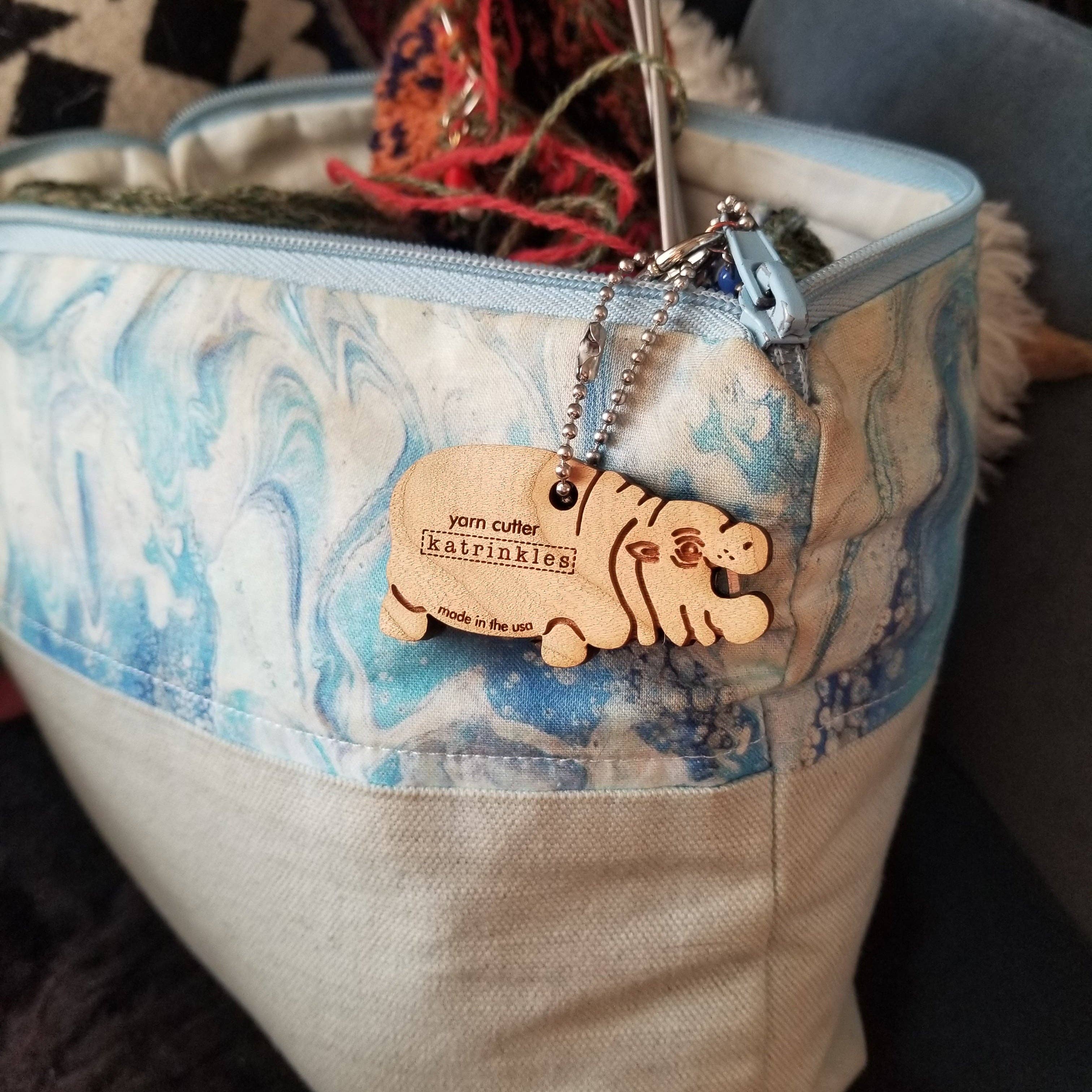 Katrinkles – wholesale Knitting/Crochet Supplies – Hippo Yarn Cutter1