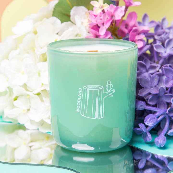 Milk Jar Candle Co. - Vente Bougie en bocal - Woodland - Bougie à la cire de soja et huile essentielle de noix de coco 8 oz3