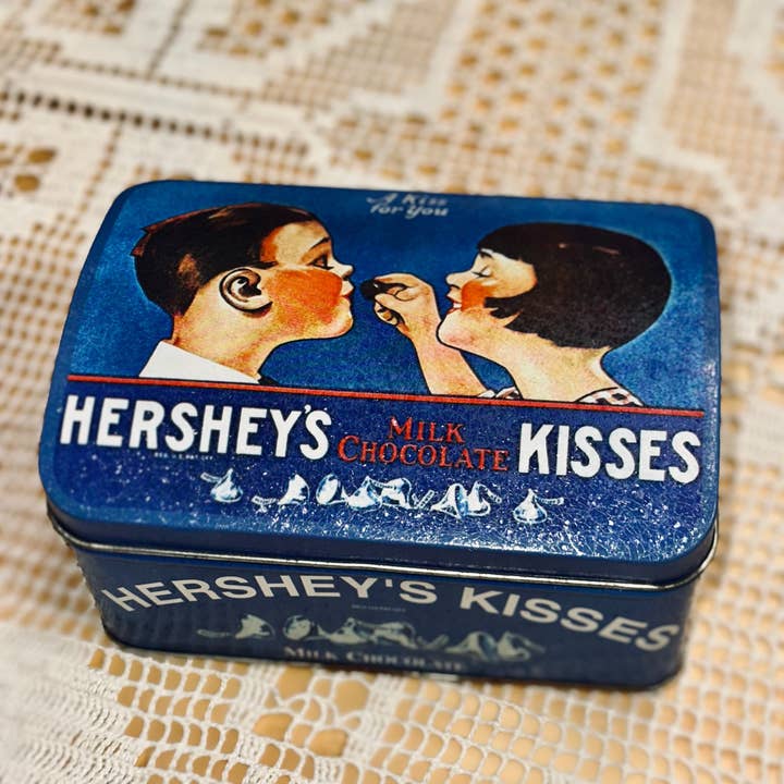 Naomi's Happy Place Shop - Wholesale Decorative Box - Vintage Tin Treasures – Retro Collectible Tins2