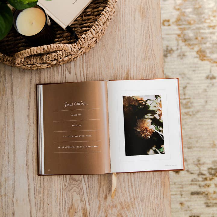 The Daily Grace Co - Wholesale Religion - The Heart of Christ | Lent Companion6