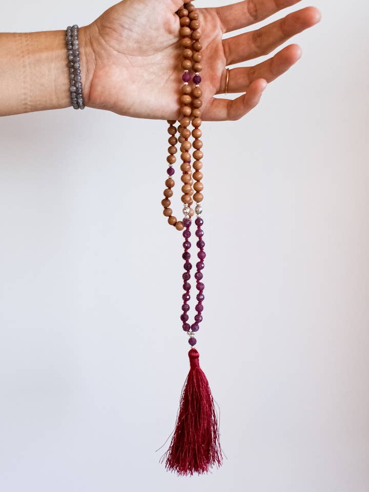 CHAPELET MALA EN RUBIS FACETÉ pour la vente par Calma Santa