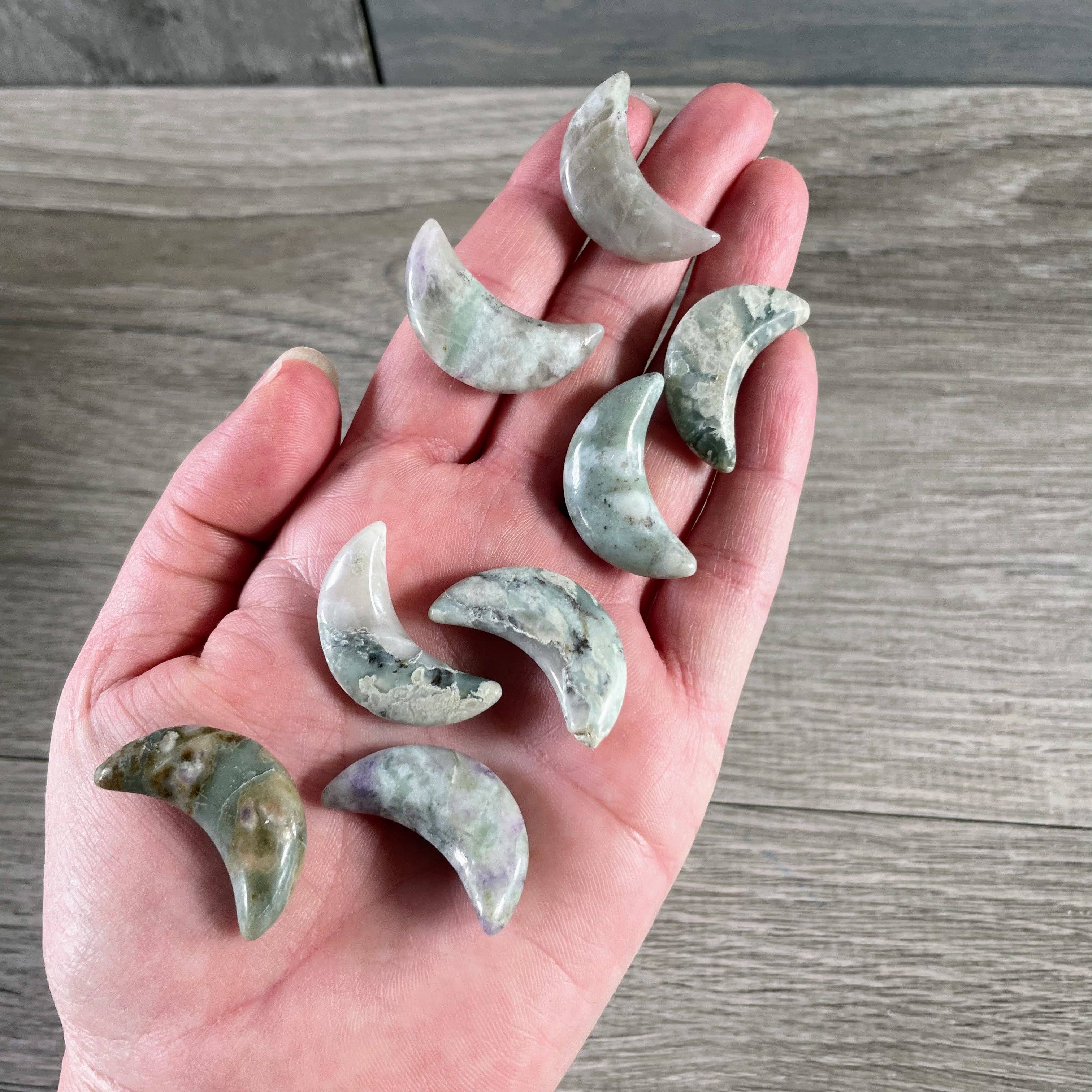 Keystone Crystals - Wholesale Spiritual Stone/Crystal - Assorted Gemstone Moons   – 1 Inch Crescent Moon Carvings11