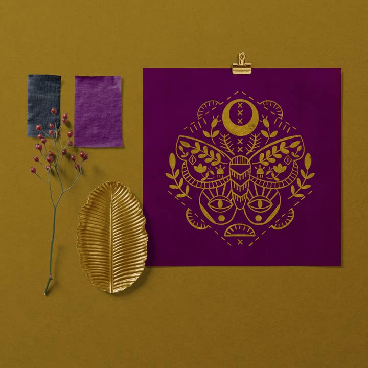 Impression d'art 8 x 8 x 8 avec papillon mythique doré pour la vente par Rikrack