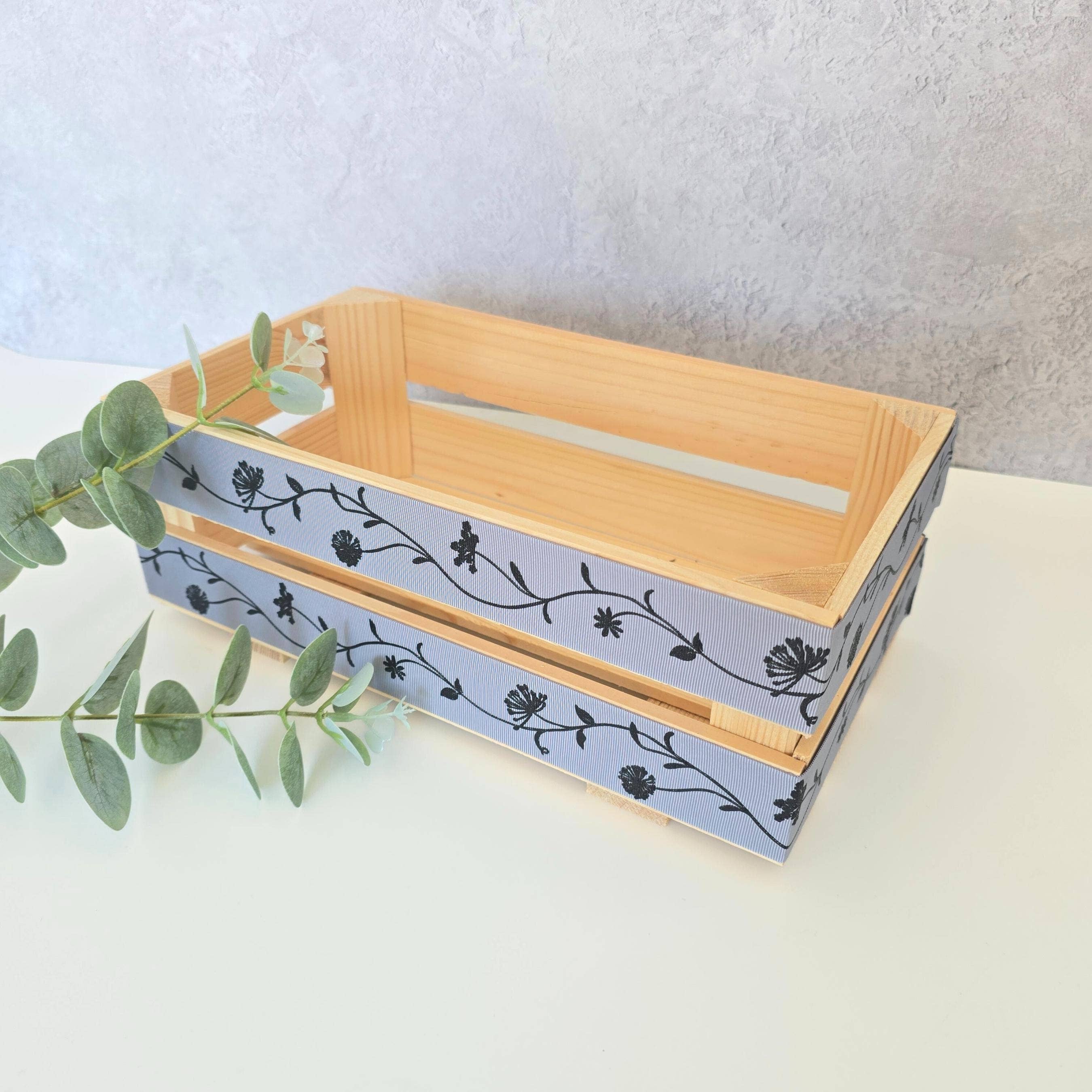 AboutWood – Engroshandel Gaveæske – Tom trækurv dekoreret med bånd1