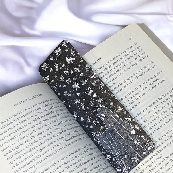 Nattfjärilar Bokmärke: Spökläsare Gåva för wholesale av Solo Souls