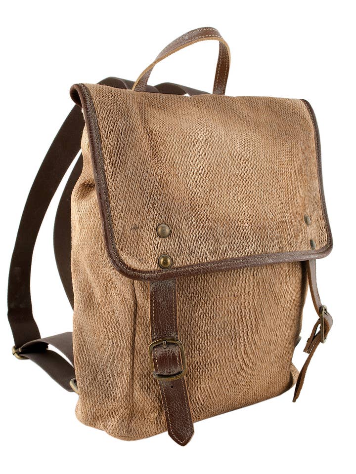 UNISEX BACKPACK IN HAND-DYED RAFFIA for wholesale by apiedinudinelparco