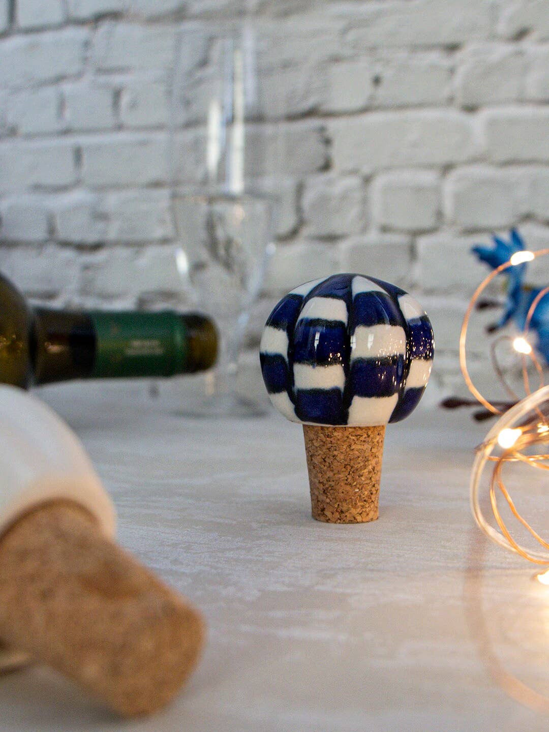 KNOBCO - Wholesale Wine Stopper - Assorted Blue and White Color Bottle Stopper(Set of 2)3