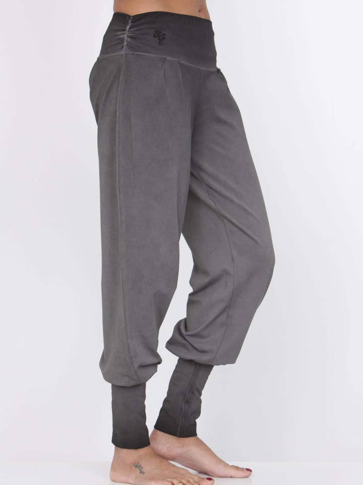 Urban Goddess - Wholesale Athletic Pants - Women's - Yoga pants Dakini - Off Black2