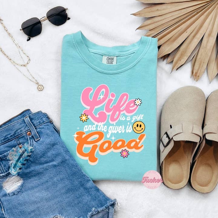 Tucker with a Tee - Wholesale Screen printed t-shirt – Women′s - THE GIVER IS GOOD