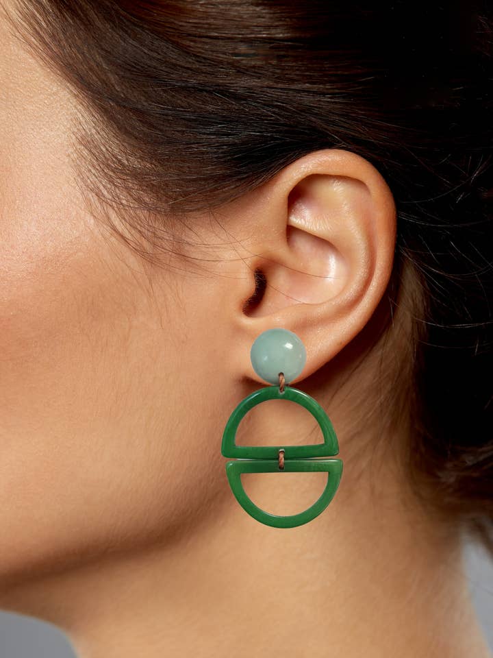 Boucles d'oreilles Miranda vertes pour la vente par Pretty Pink Eco-Jewellery