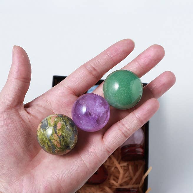 Crystolver – wholesale Andlig sten/kristall – 9 st Crystal Sphere samling med stativ