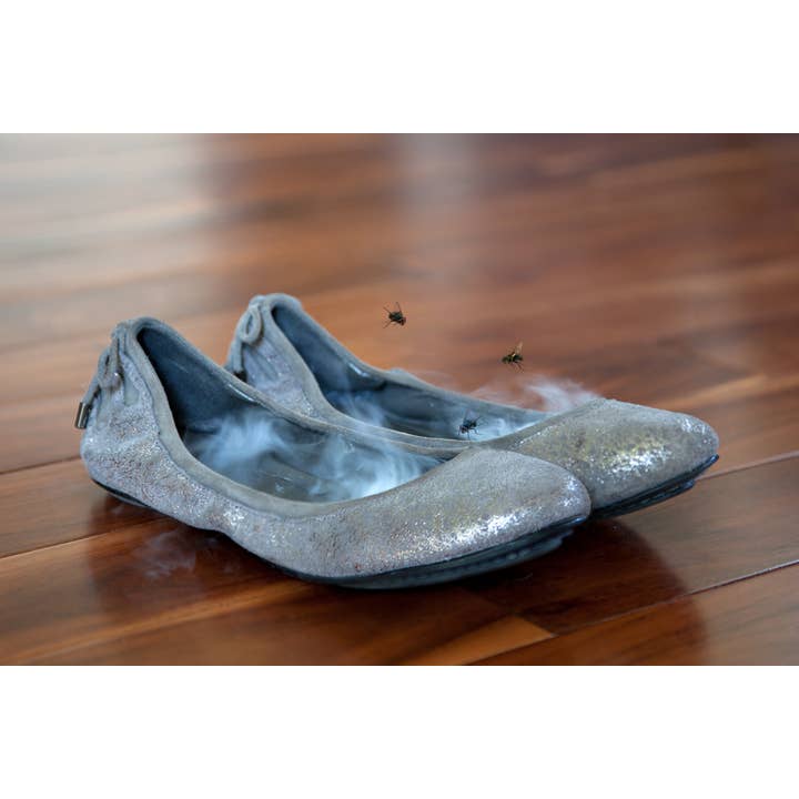 Fashion First Aid – wholesale Shoe deodorant / spray – FlatLiners: Thin Activated Carbon Shoe Odor Smell Killers4