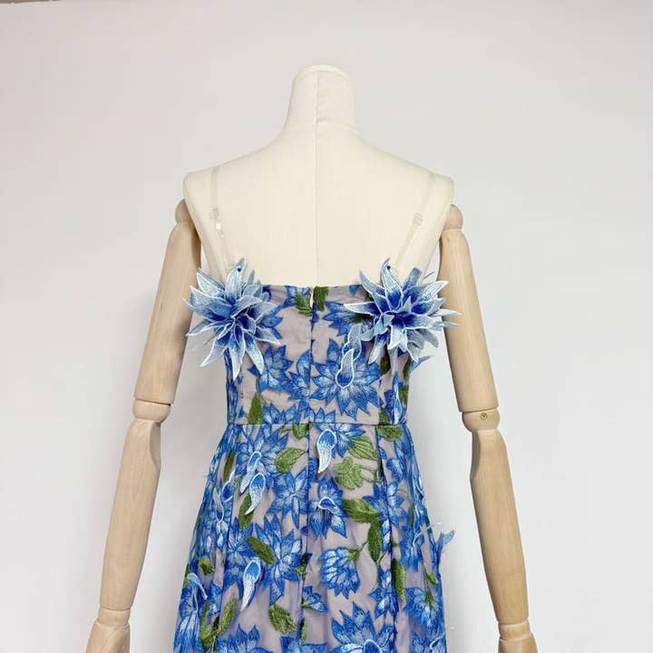 Productseeker - Vente Robe – femme - Robe d'été élégante en maille avec broderie 3D et bustier tube9