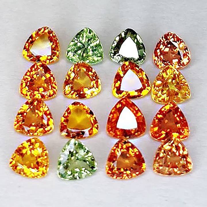 3,15 ct Songea Sapphire multicolore trillion size 16 pezzi per la vendita all'ingrosso da parte di Naturjoya