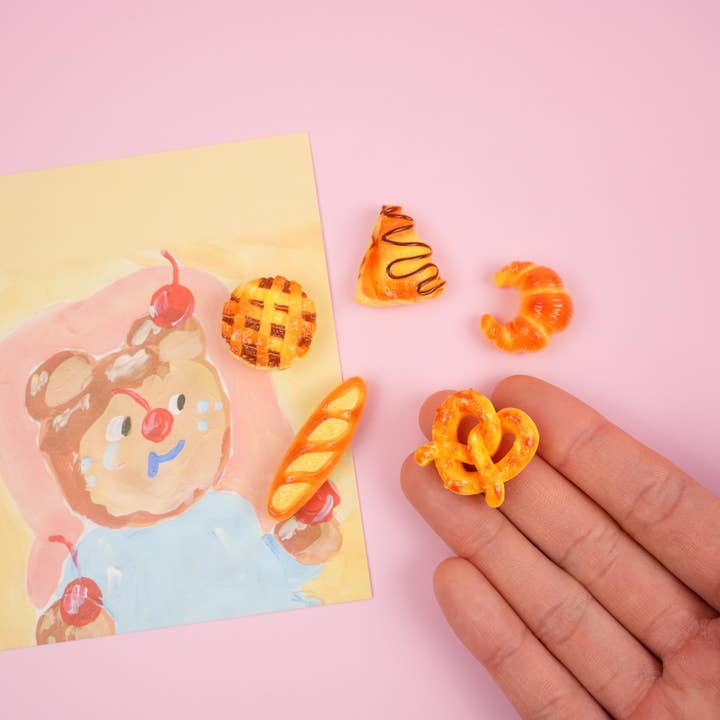 Mini Story Co - Wholesale Lapel pin/button - Bread Bakery Brooch | Baguette, Croissant, Pretzel Pins11