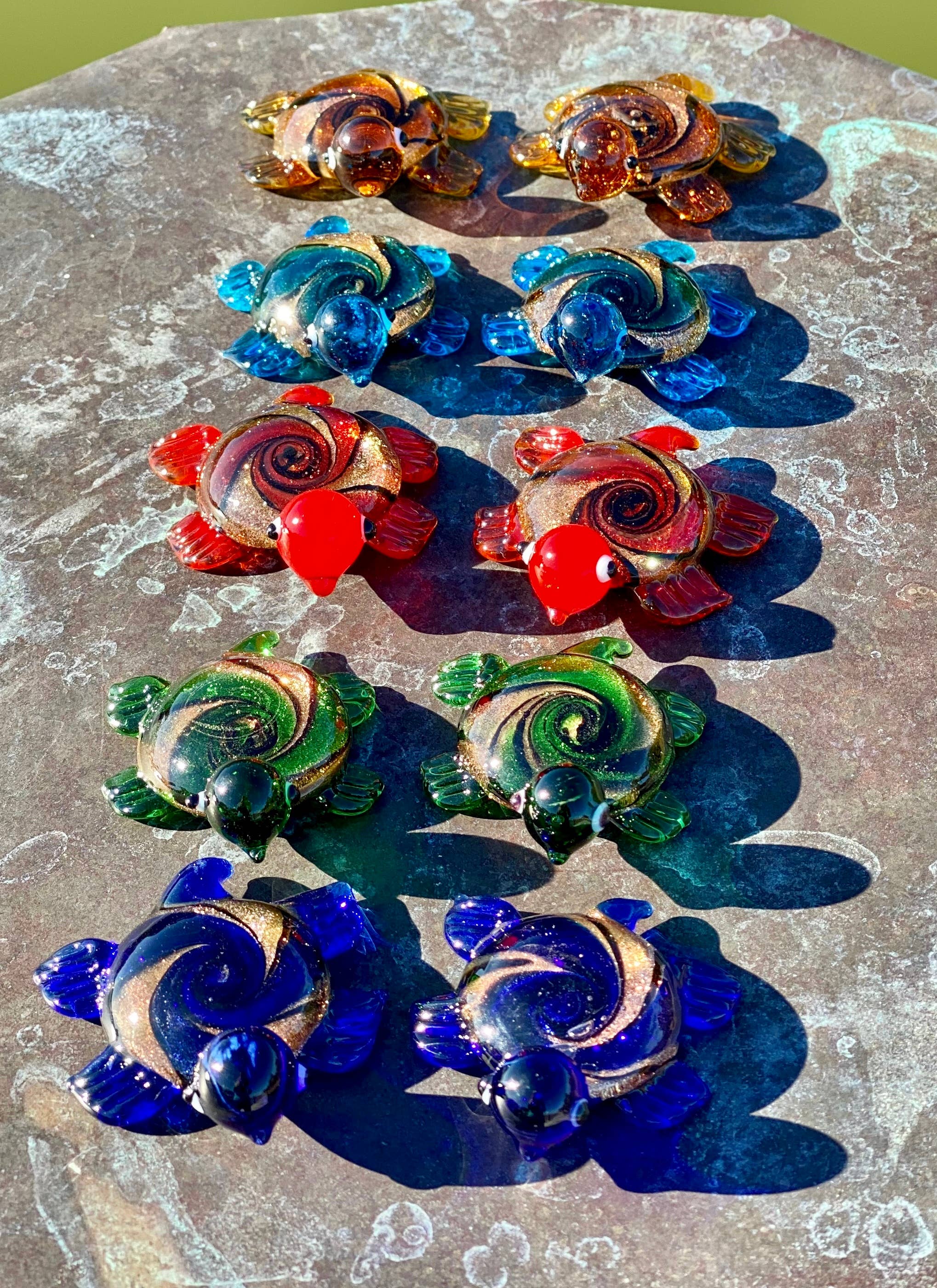 SHOPGIVECOURAGE - Wholesale Decorative Figurine - Glass Turtle Sitter Miniature Collectible Figurine - Large2