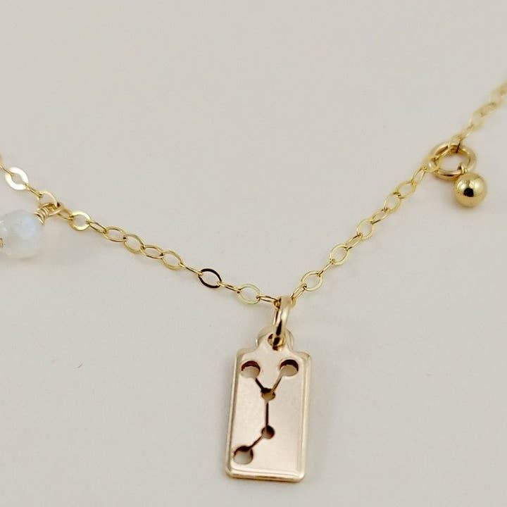 Collana Gold Cancer per la vendita all'ingrosso da parte di Devi Arts Collective