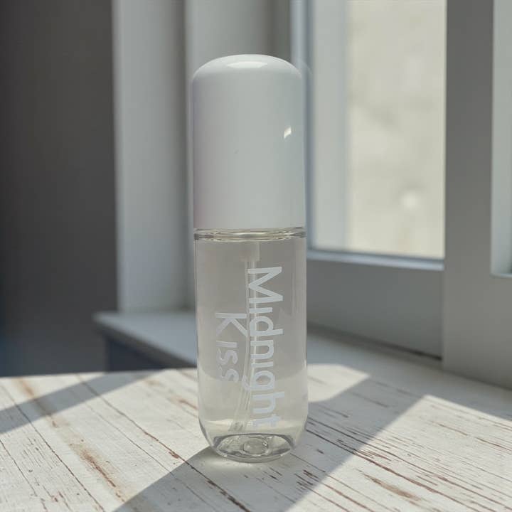 Mitternachtskuss Körperspray 1,5 oz für den Großhandel von Monumental Candles LLC