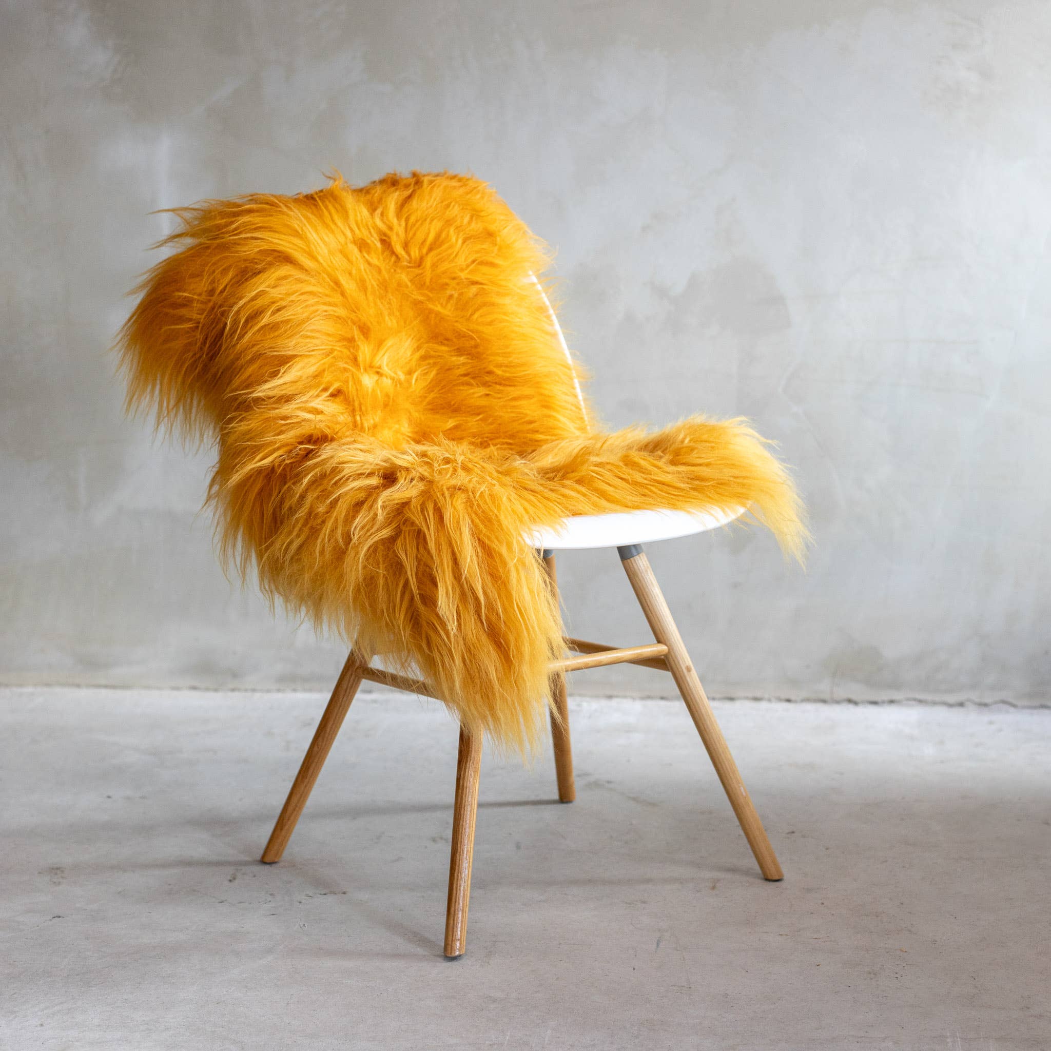 Van Buren - Wholesale Chair - Icelandic sheepskin dyed | 16 colors14