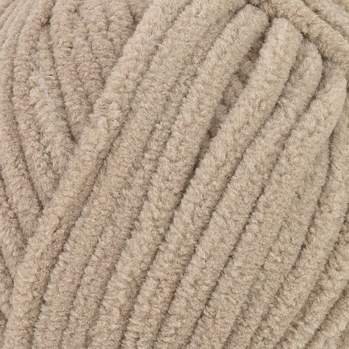 Creative World of Crafts - Wholesale Yarn - Hello Softie Super Chunky Yarn - 100g4