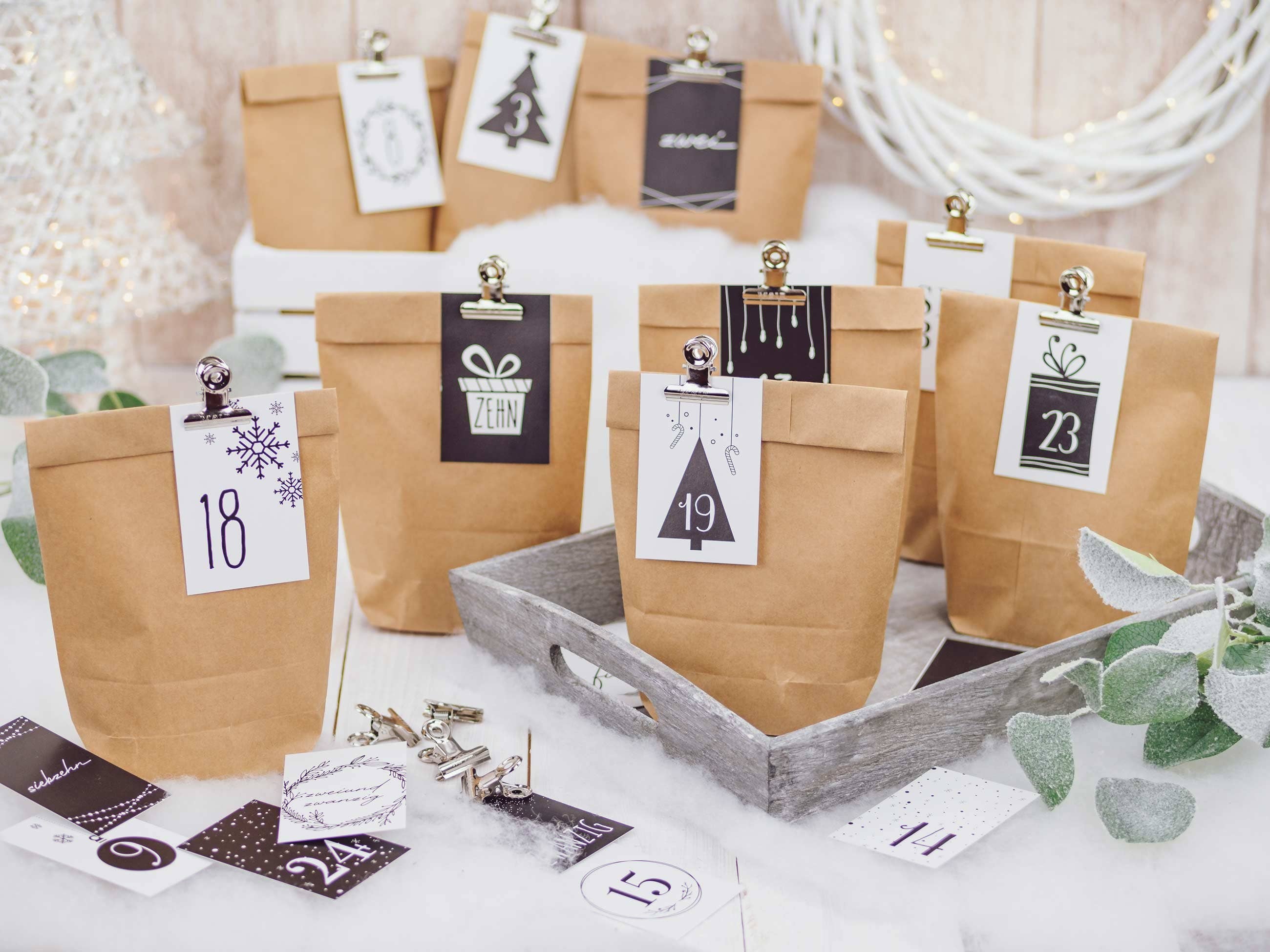 Papierdrachen - Wholesale Advent Calendar - Adv card calendar - black and white - set 14