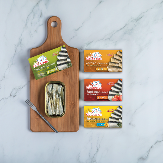 Gourmet World B2B - Wholesale Tinned fish - Small Sardines in Extra Virgin Olive Oil Las Carabelas 6x85g1