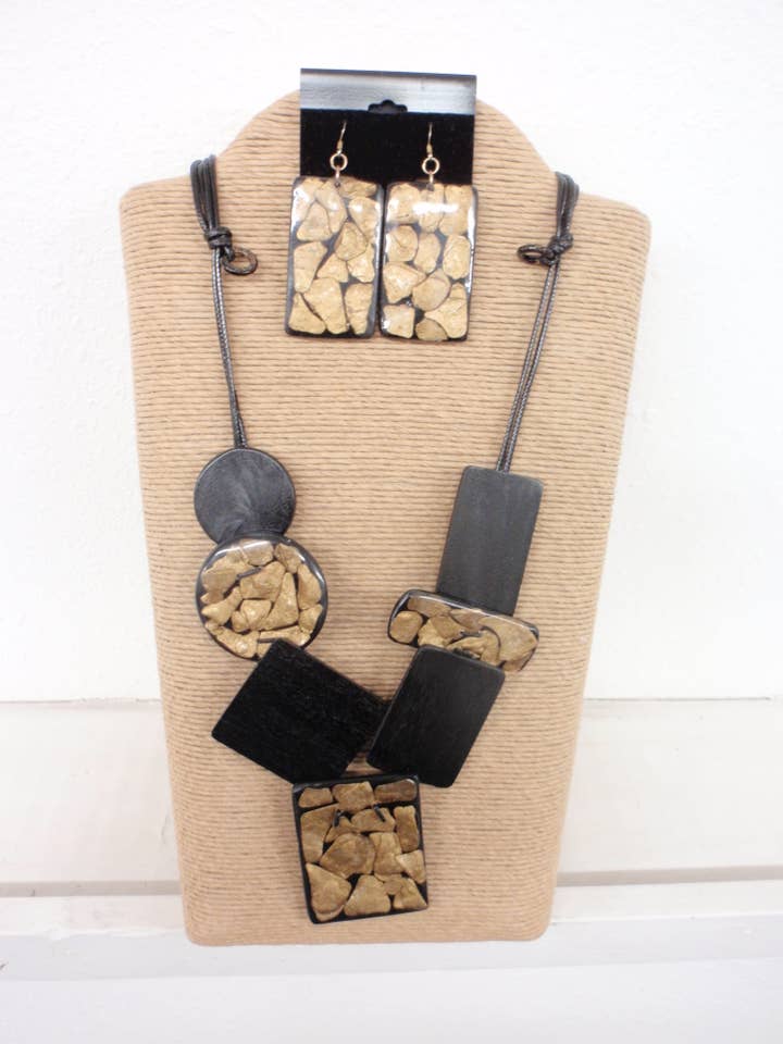 ADJUSTABLE BLACK WAX CORD WITH ASSTD SHAPES BLACK AND GOLD W for wholesale by International Duru's