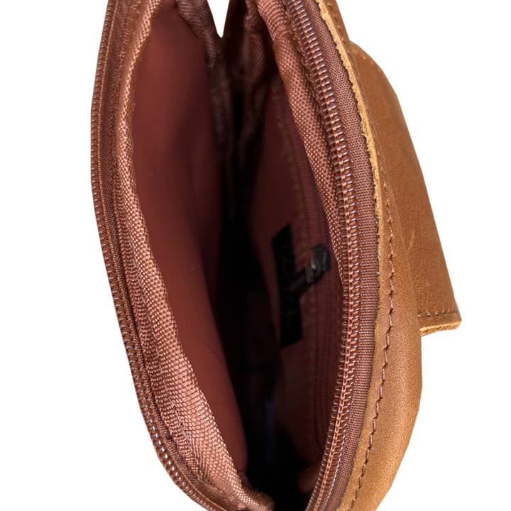 Roma Leathers, Inc. - Wholesale Crossbody Bag - Unisex - W015 Unisex crazy horse Leather Crossbody Bag Travel Bag