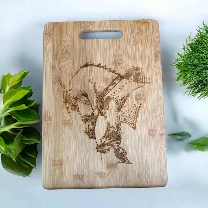 Cavalo de adestramento, tábua de corte de bambu, tábua de charcutaria por atacado de The Krafty Equestrian