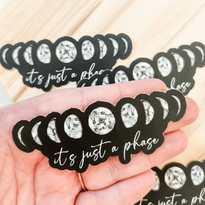 Studio Miller - Vente Autocollant - Autocollant en vinyle mat It's Just a Phase Moon Phases2