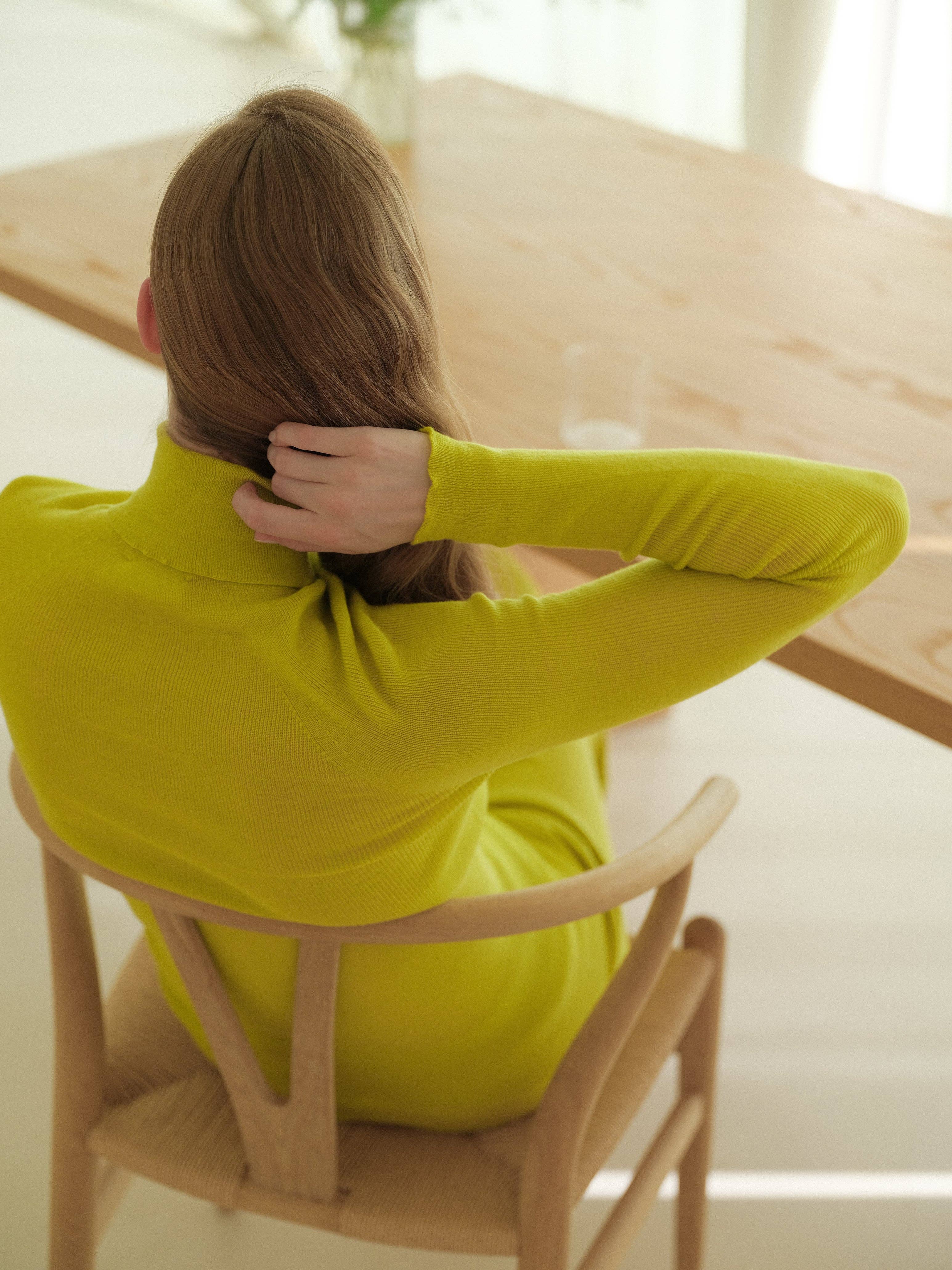 Lèmme - Wholesale Gebreide top - Dames - Geribbelde coltrui van extra fijne Merinowol (3D-breisel)25