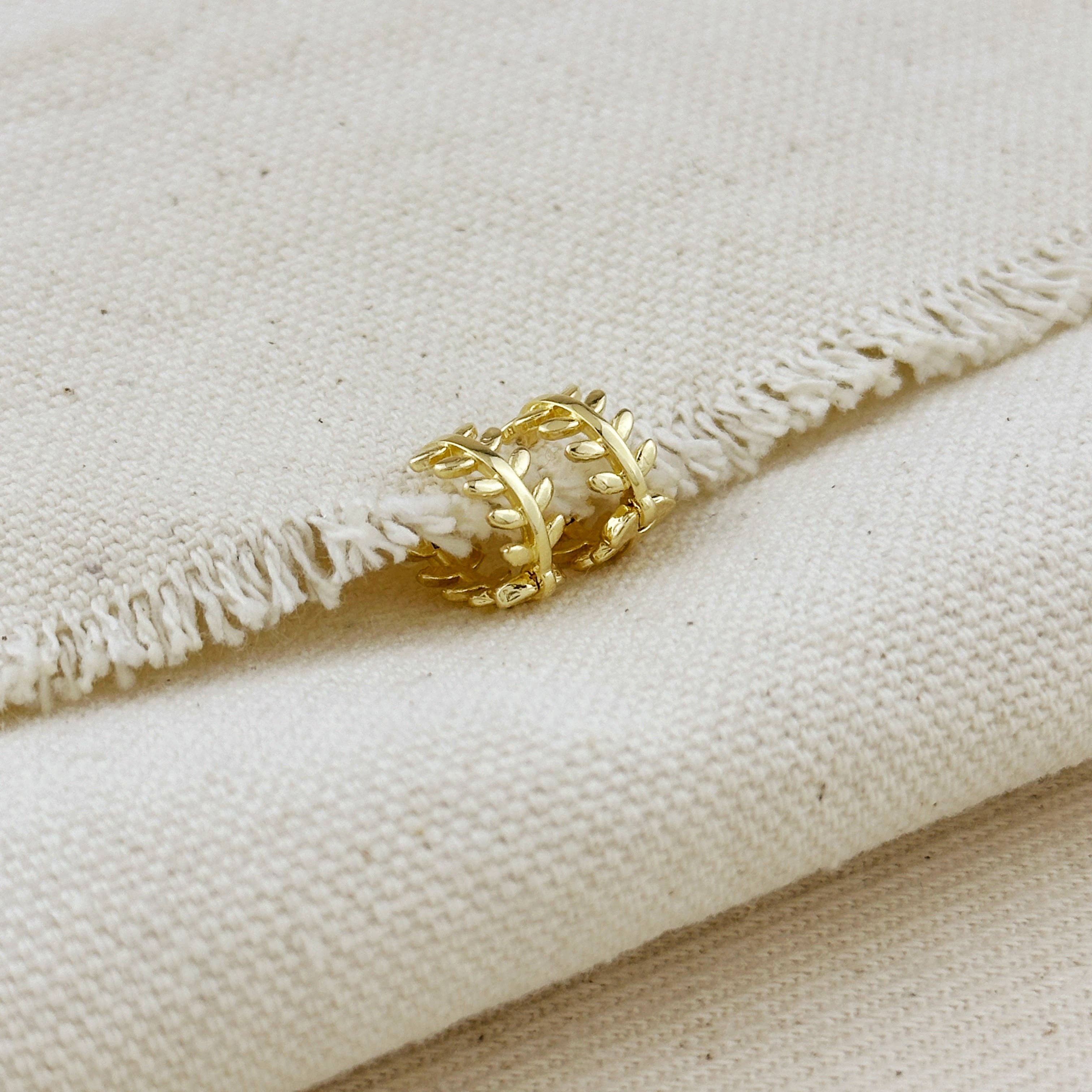 GoldFi - Vente Créoles - Boucles d'oreilles à motif de feuilles fourrées en or 18 carats0