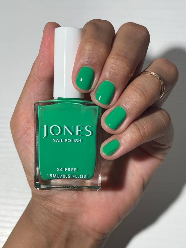 Vernis à ongles Sarah pour la vente par JONES + CO